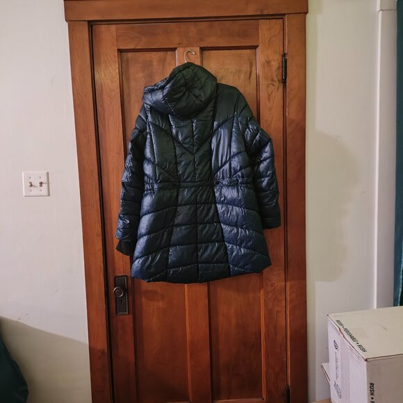 Jessica Simpson Black Puffer Jack with Leopard Lining - Picture 3 of 7